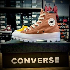 NEW Converse Chuck Taylor All Star Lugged Women’s High Top (size 7.5, Euro 38)